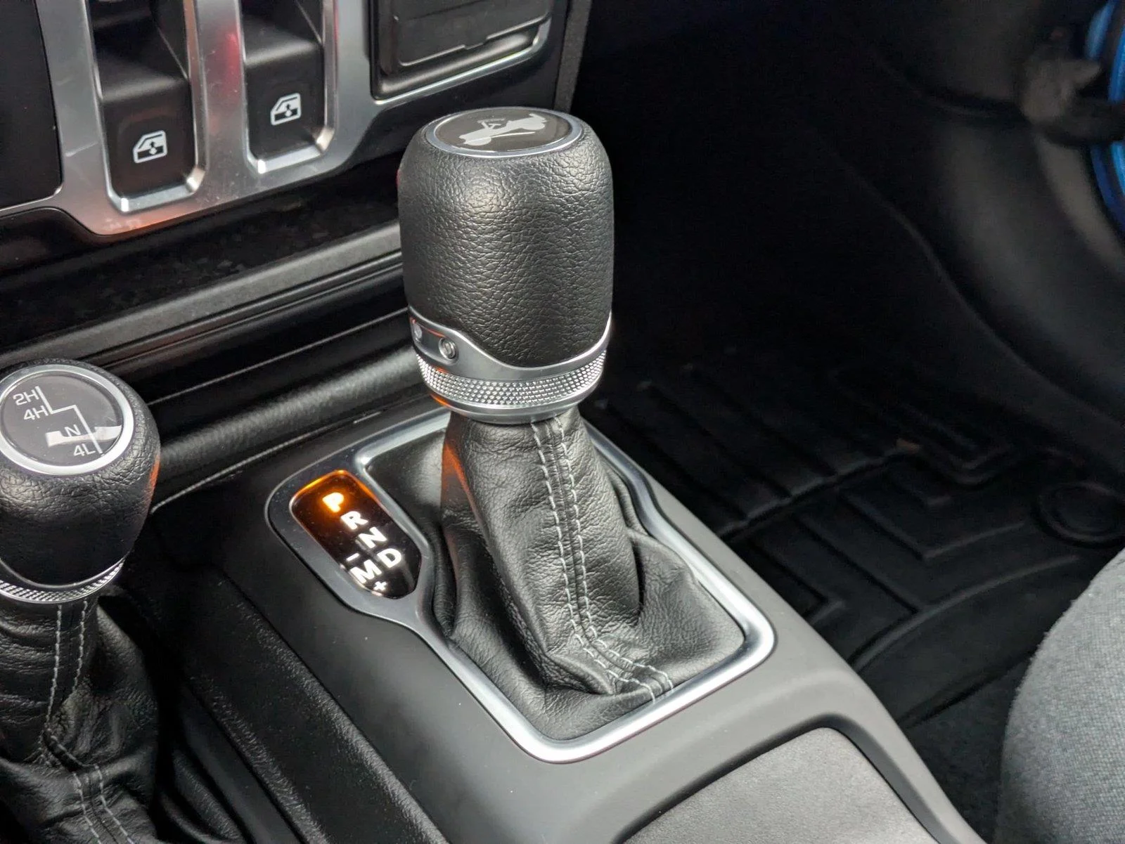 Used 2024 Hydro Blue Pearlcoat Jeep Sport S image 22
