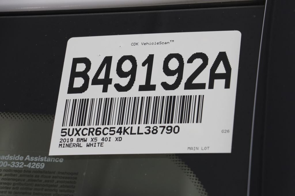 Used 2019 Mineral White Metallic BMW xDrive40i image 26