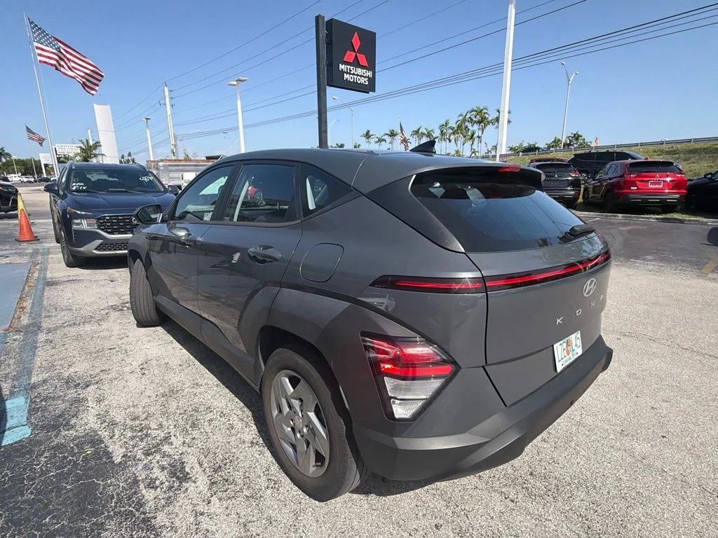 Used 2024 Ecotronic Gray Pearl Hyundai SE image 5
