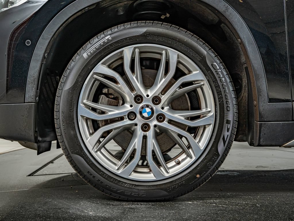 Used 2017 Jet Black BMW xDrive28i image 10