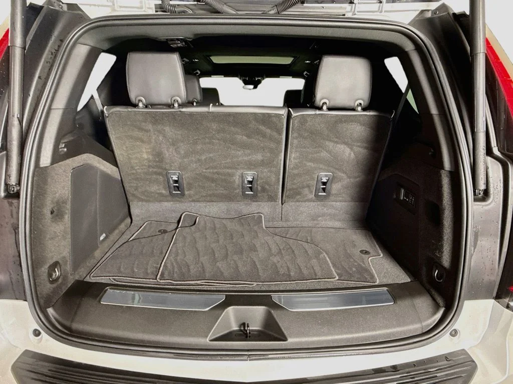 Used 2023 White Cadillac Premium Luxury image 28