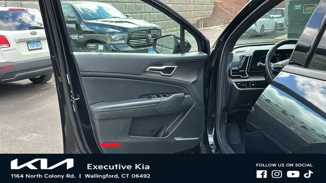 Used 2023 Black Kia X-Line image 8