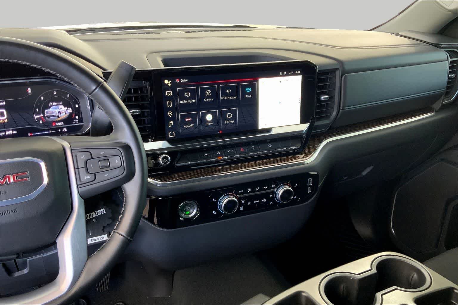 Used 2024 Onyx Black GMC Elevation image 7