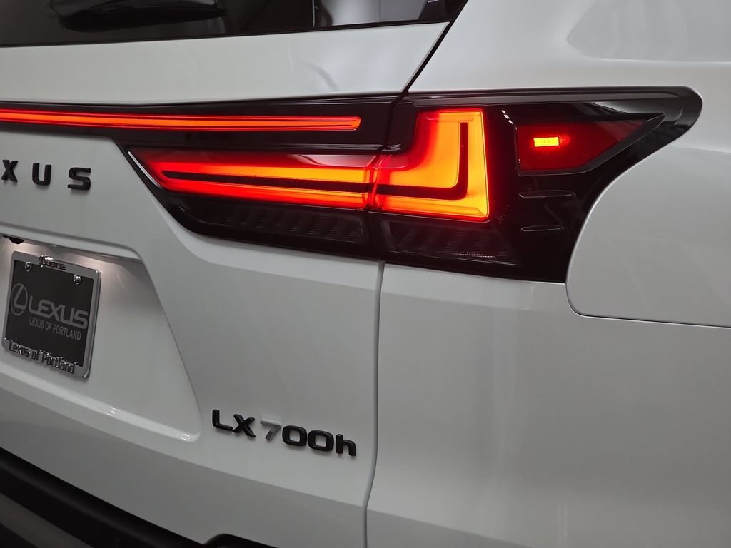 2025 Lexus LX 700h Luxury - Photo 33