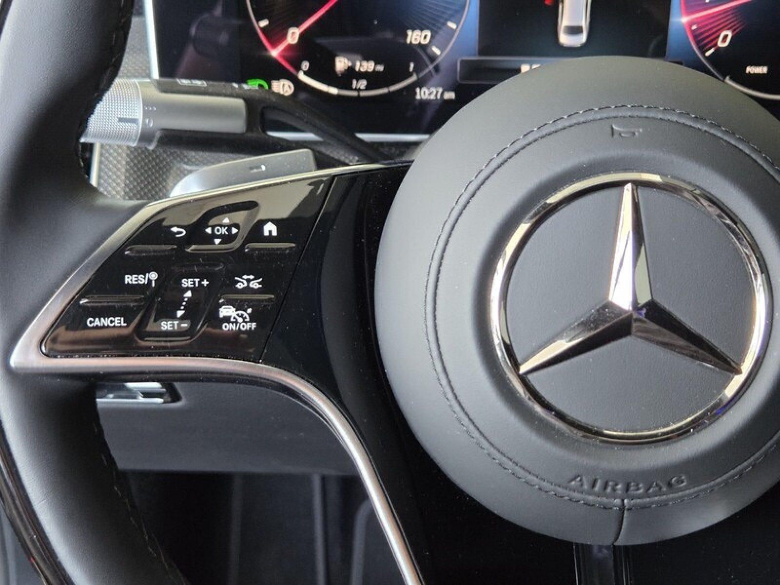 Certified Used 2025 Obsidian Black Metallic Mercedes-Benz S 500 image 26