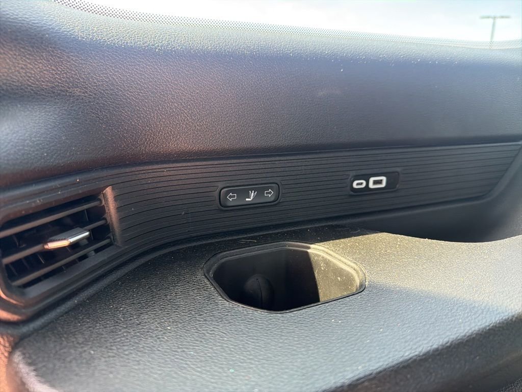 Used 2023 White Jeep Series II image 30