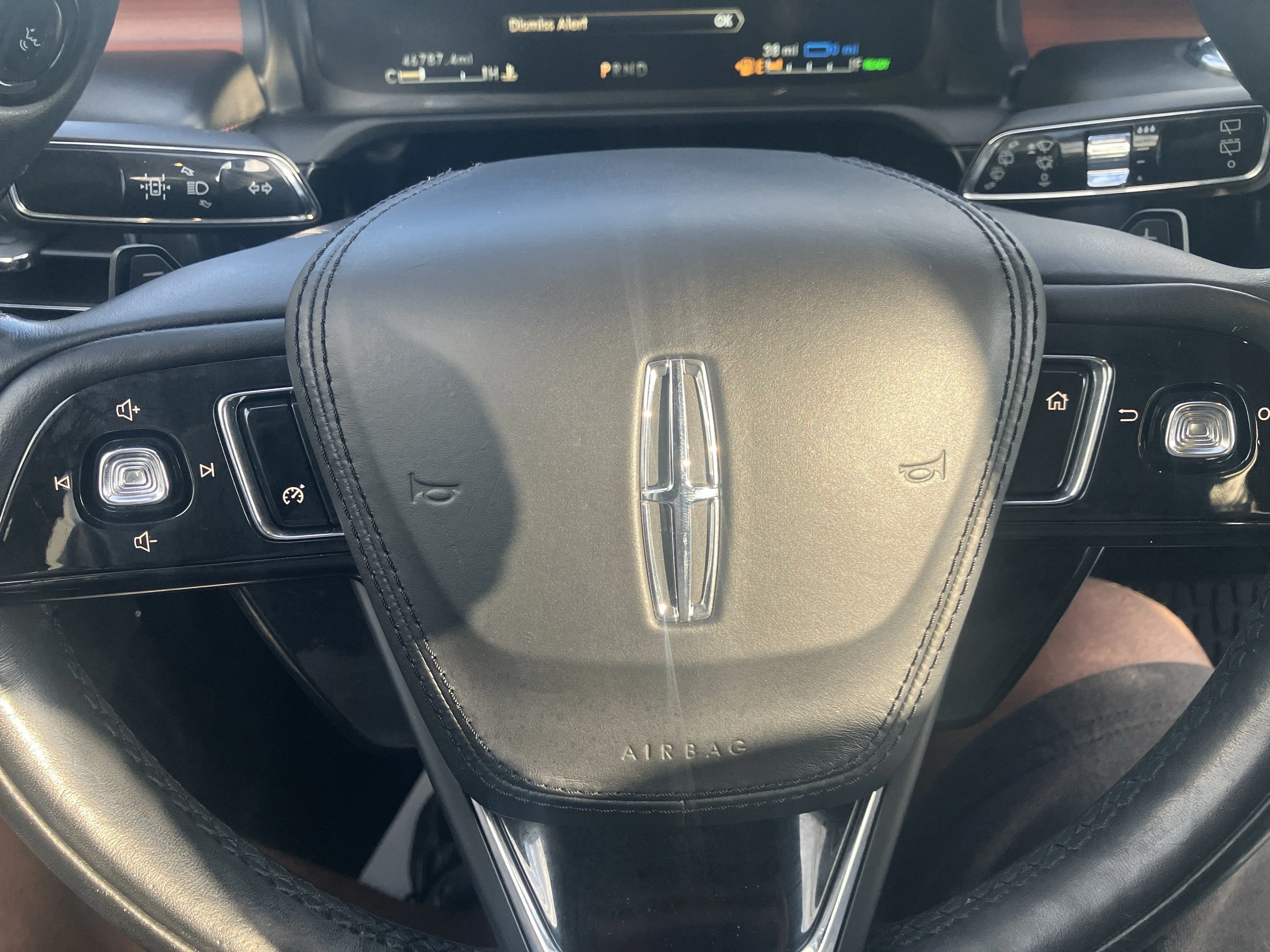 Used 2020 Radiance Metallic Lincoln Grand Touring image 26