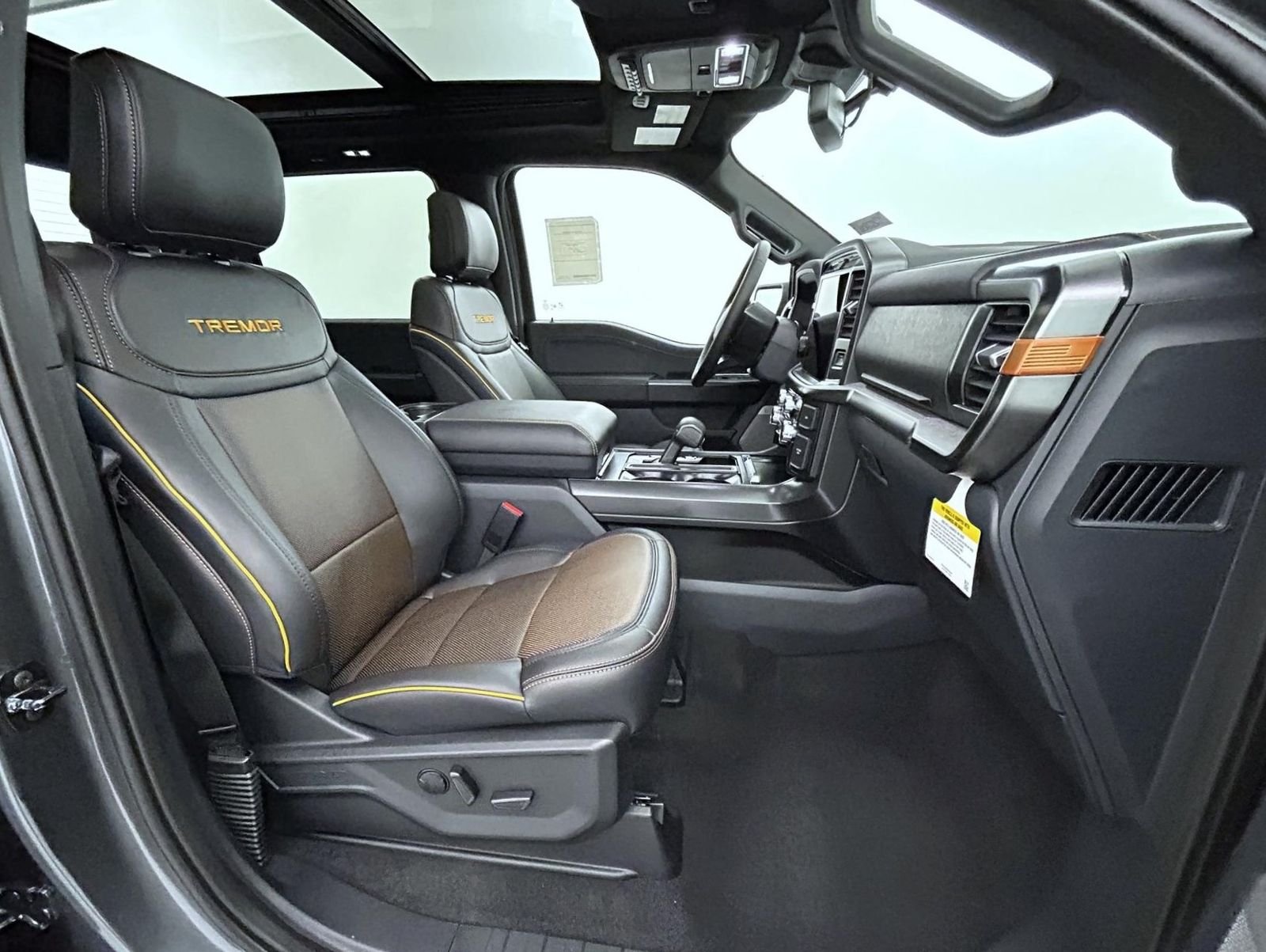 New 2026 Carbonized Gray Metallic Ford Tremor image 15