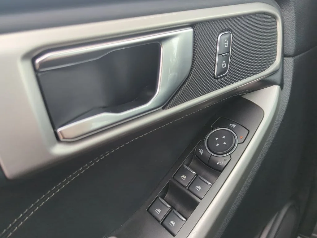 Used 2022 Silver Ford XLT image 11