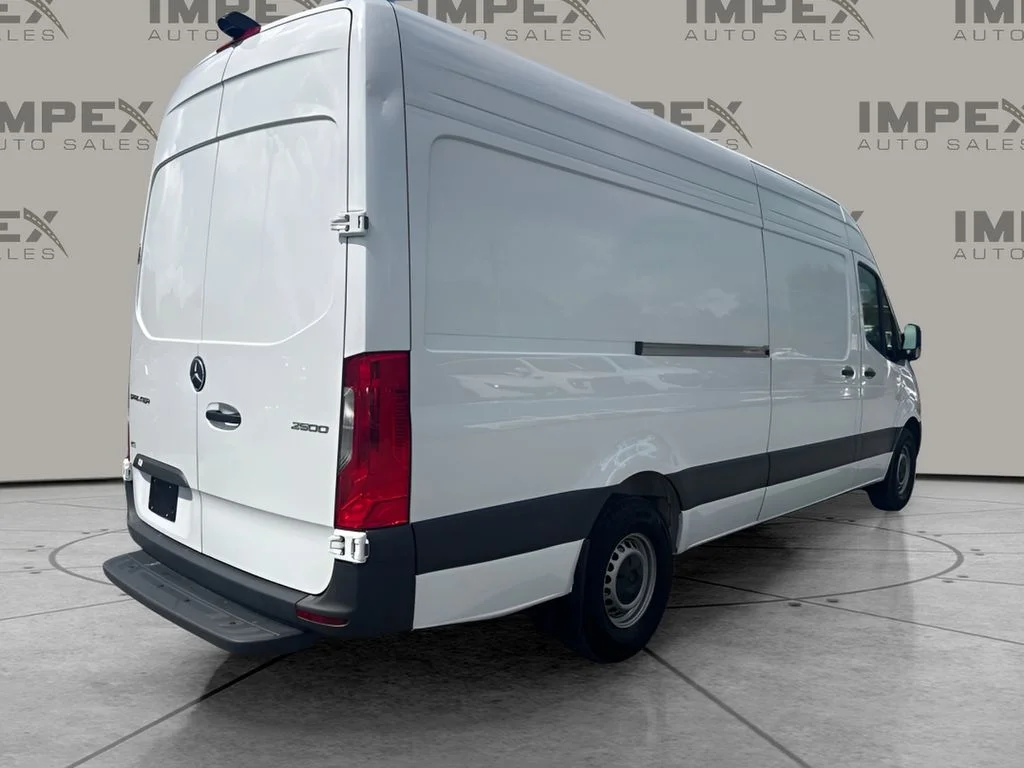 Used 2025 White Mercedes-Benz Cargo 170 WB image 5