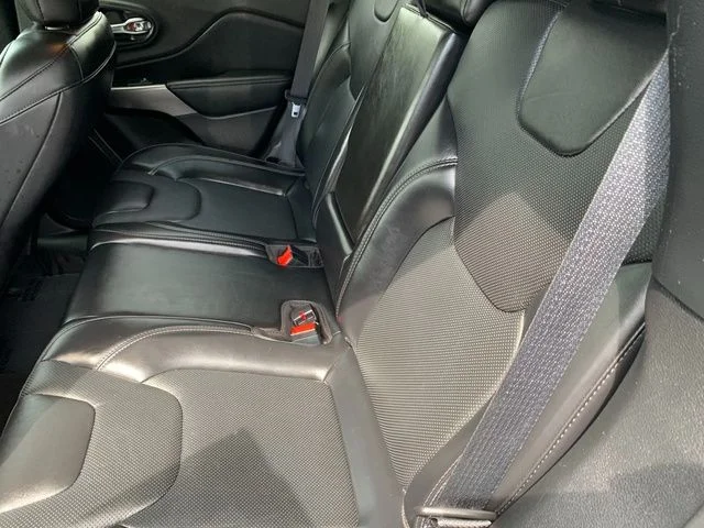 Used 2021 Green Jeep Latitude Lux image 17