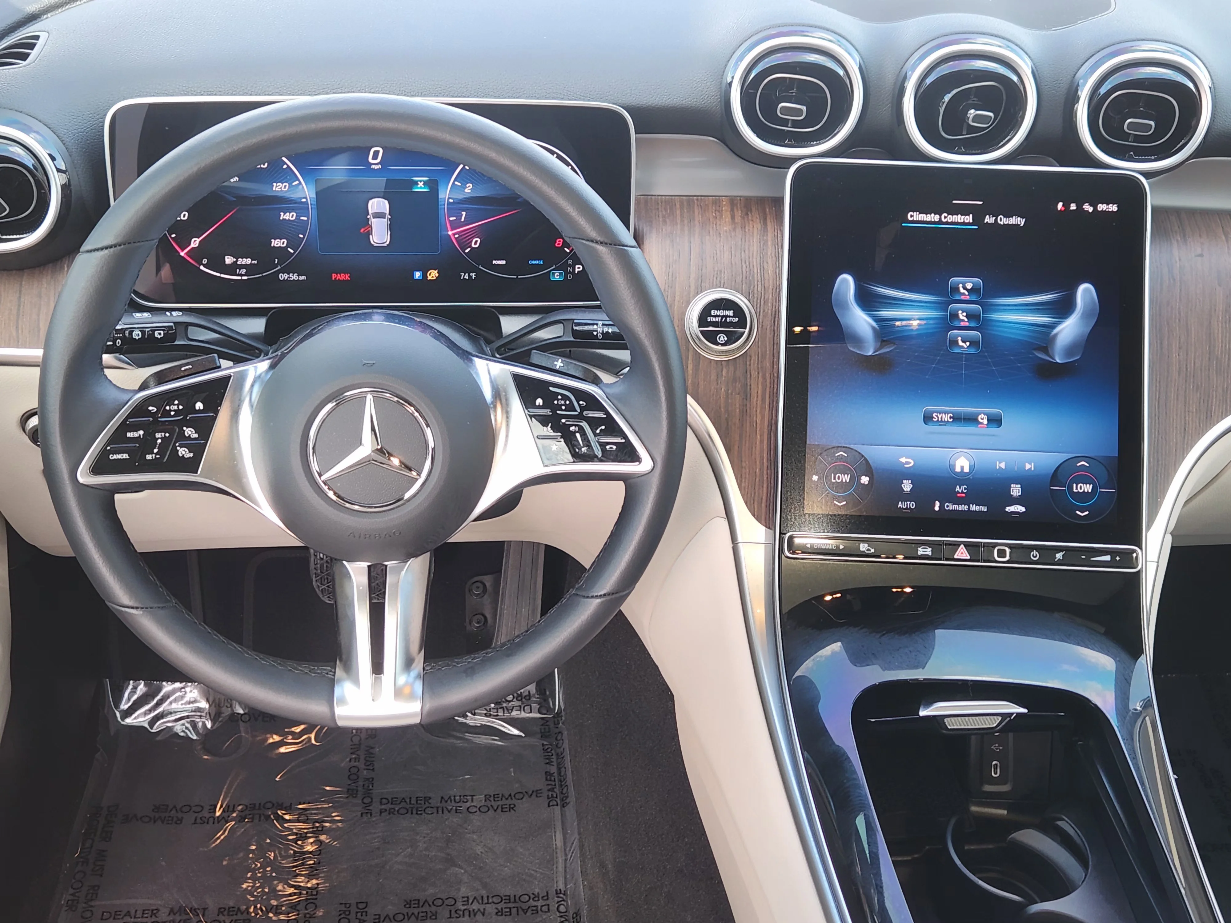 Used 2025  Mercedes-Benz GLC 300 Base image 27