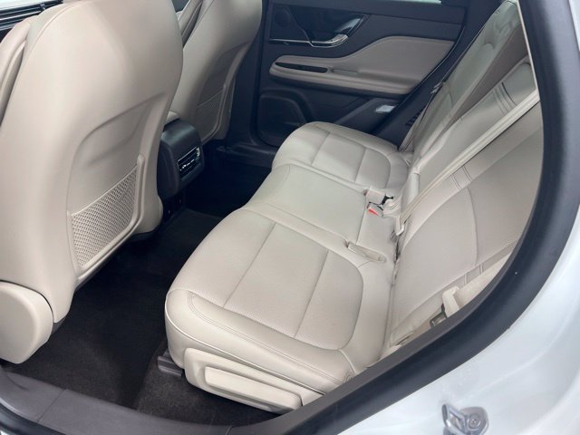 Used 2023 Pristine White Lincoln Standard image 11