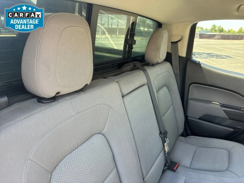 Used 2016 SILVER ICE METALLIC Chevrolet 2WD LT image 22
