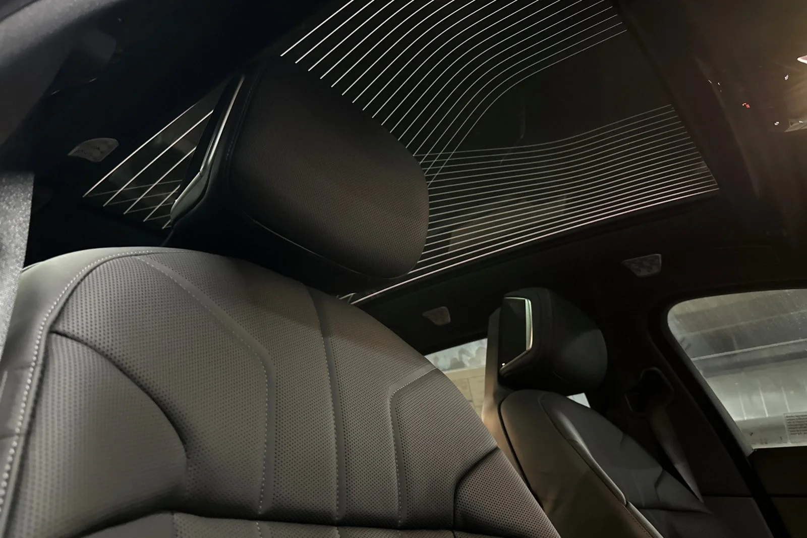 New 2026 Alpine White BMW xDrive60 image 15