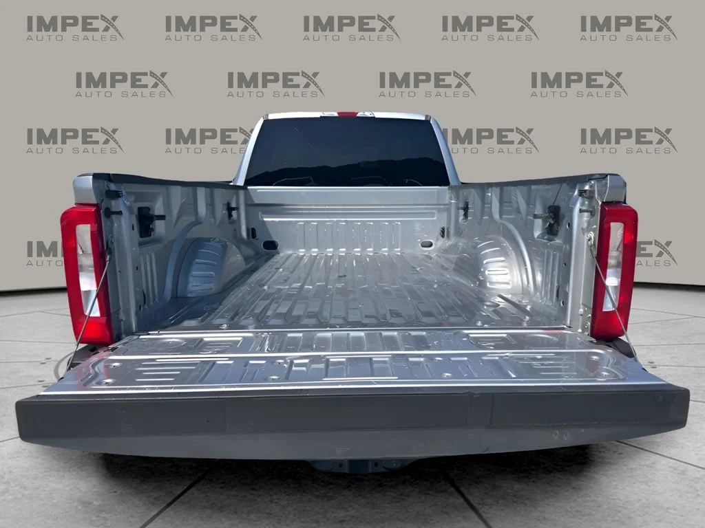 Used 2024 Silver Ford XLT image 26