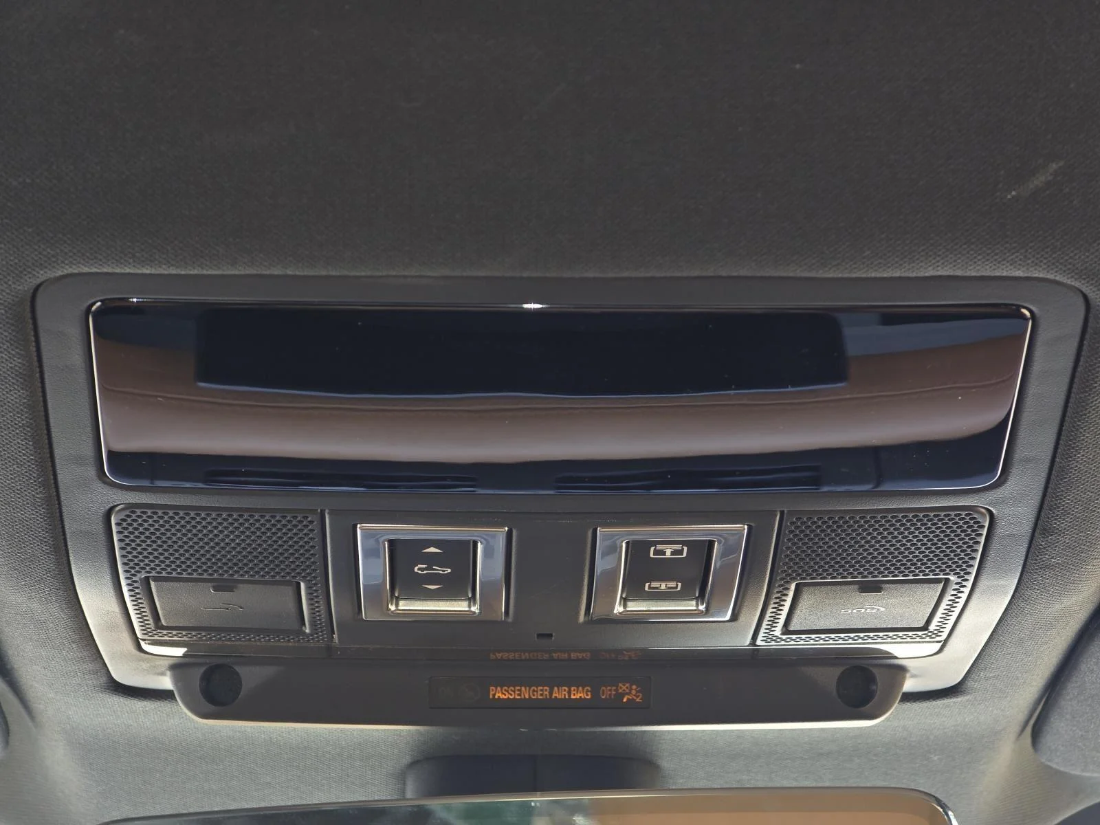 Certified Used 2024 Fuji White Land Rover SE image 44