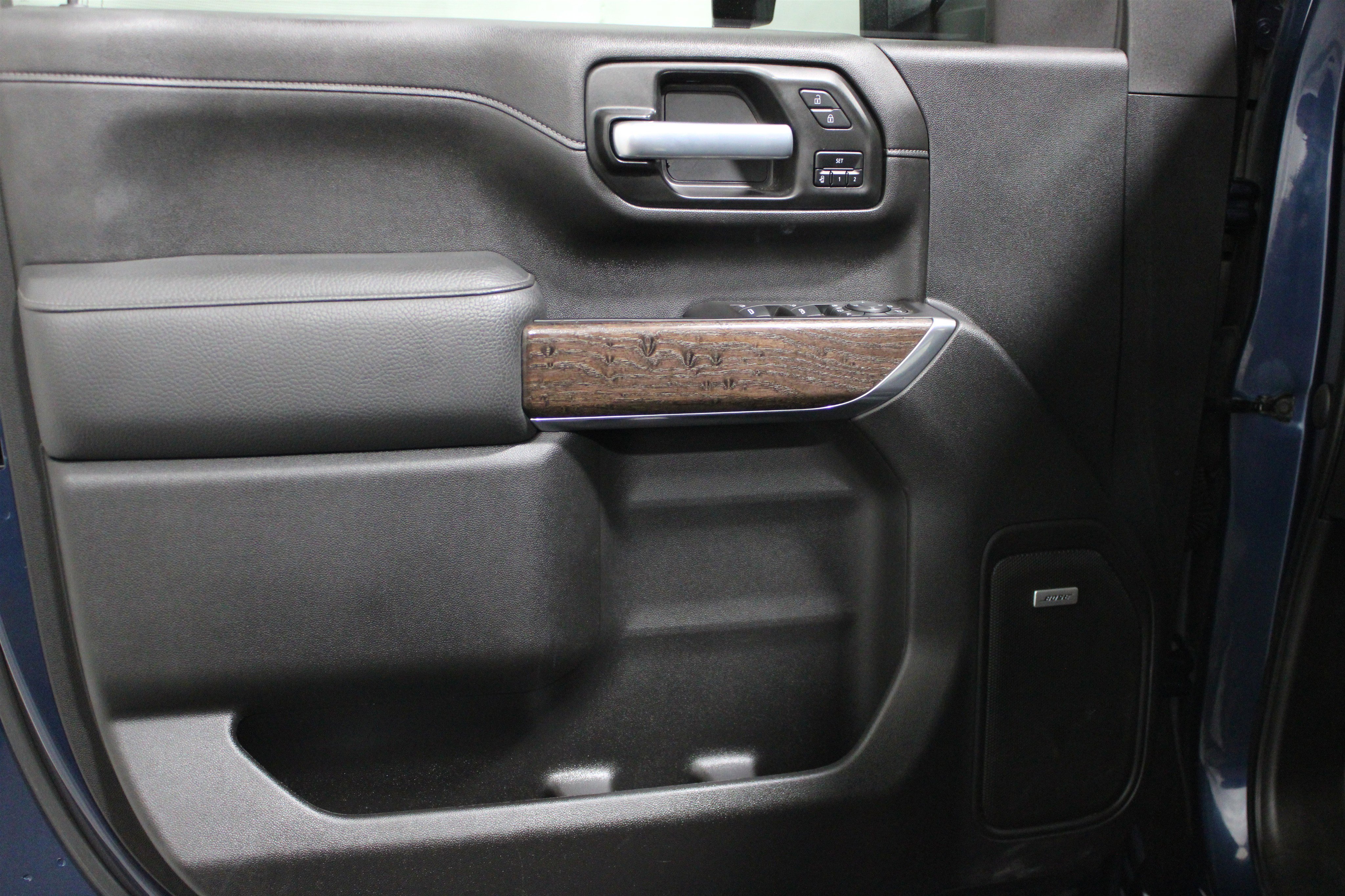 Used 2021 Pacific Blue Metallic GMC Denali image 3