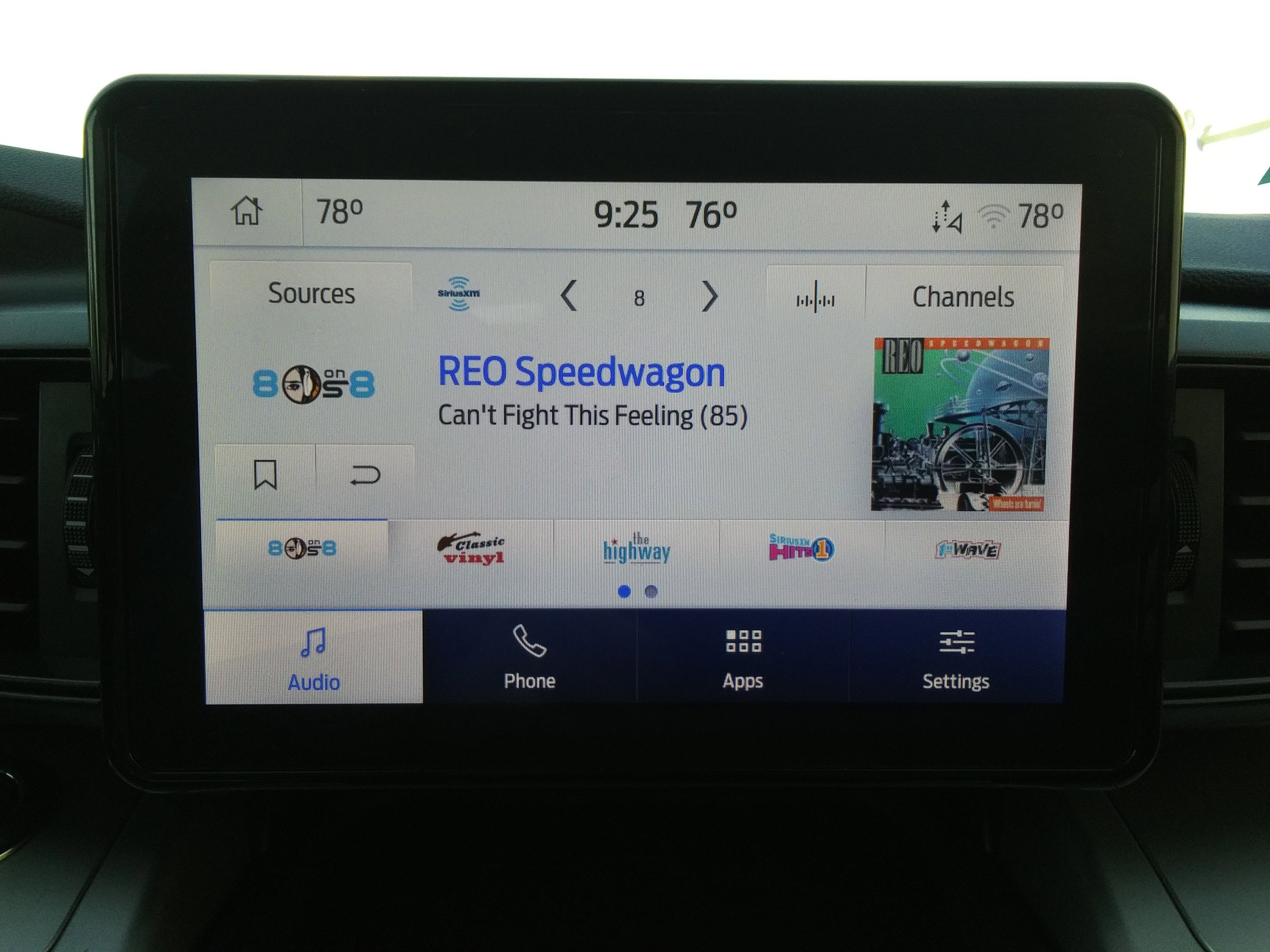 2022 Ford Explorer XLT photo 4