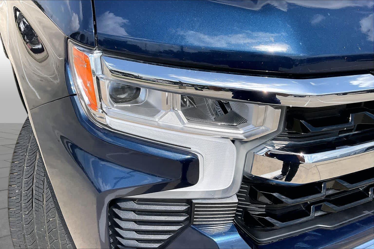 Used 2023 Northsky Blue Metallic Chevrolet LT image 26