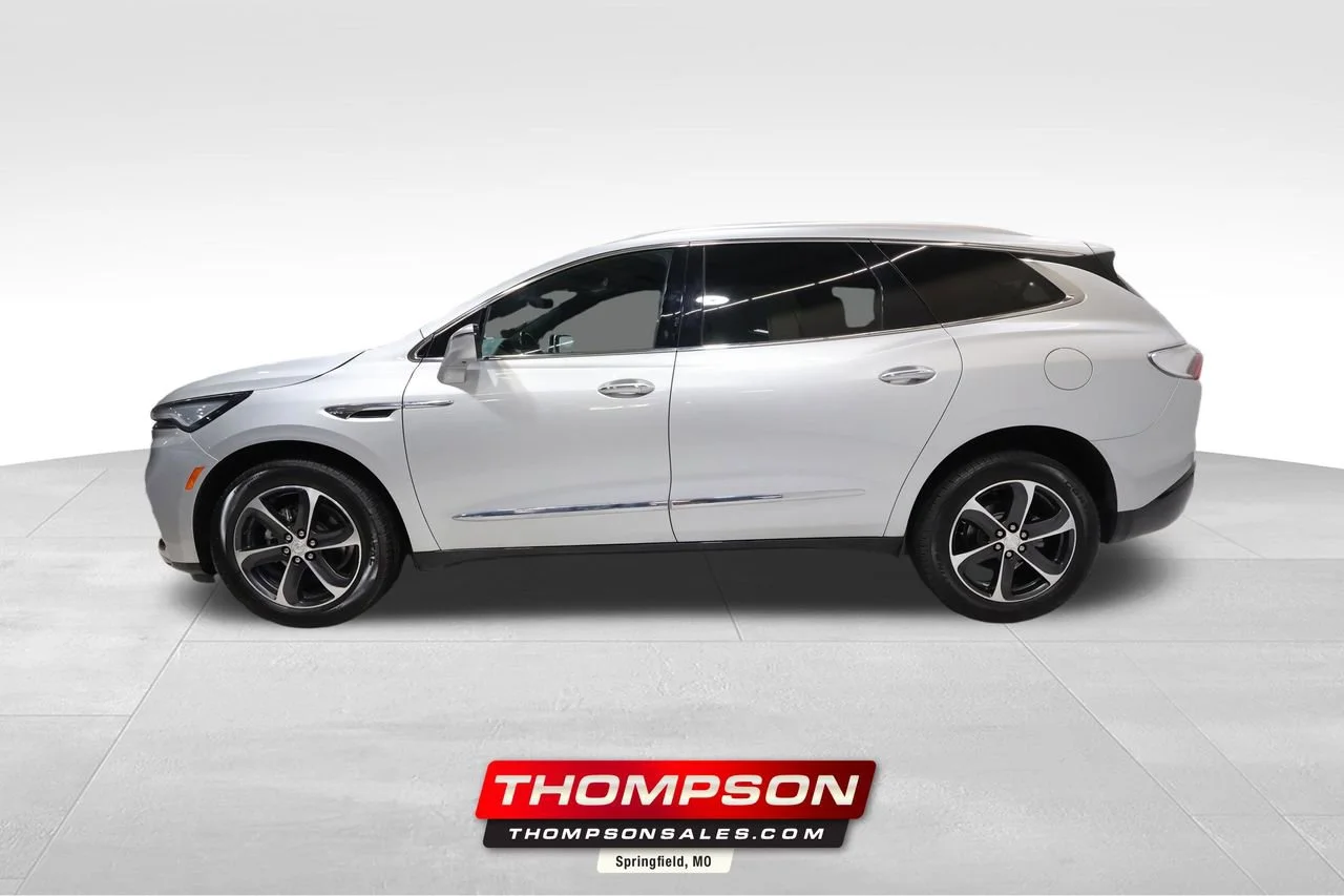 2022 Buick Enclave Essence AWD's photo