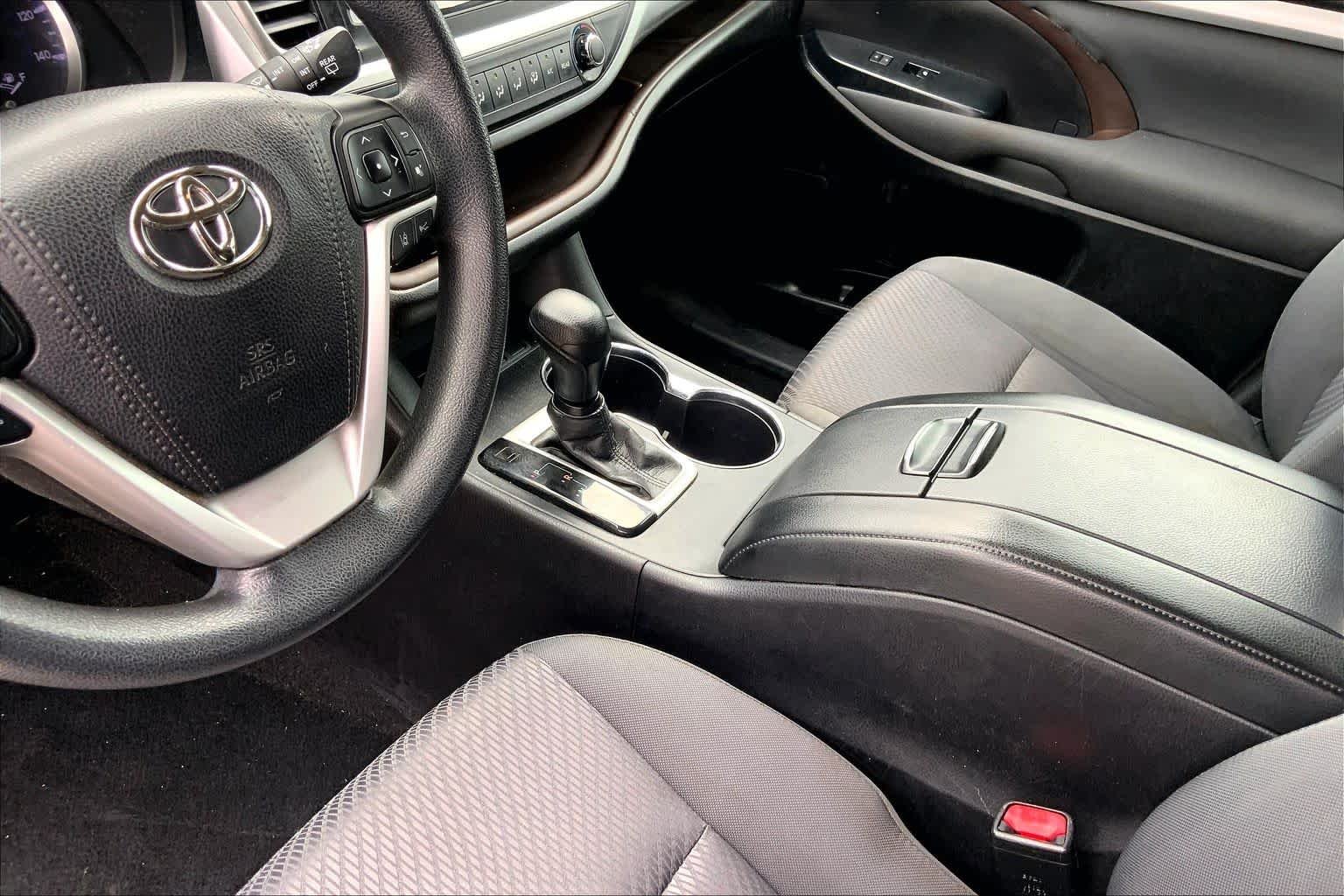 Used 2018 Ooh La La Rouge Mica Toyota LE image 16