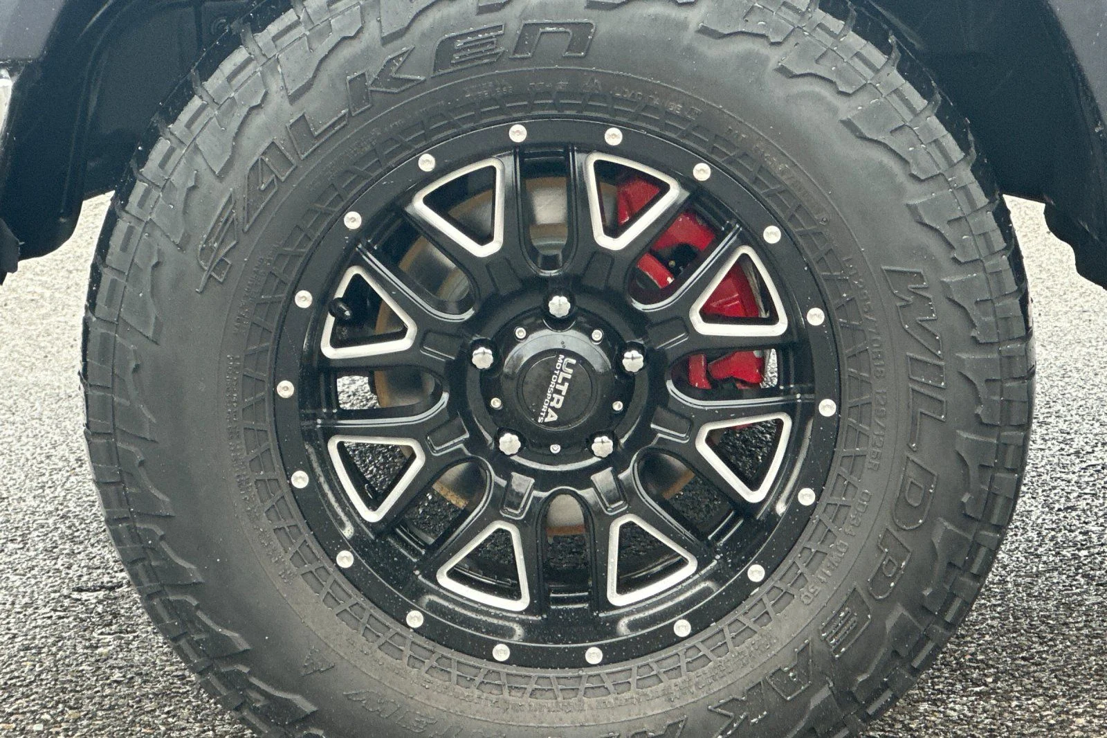 Used 2016 Gray Ram Laramie image 26