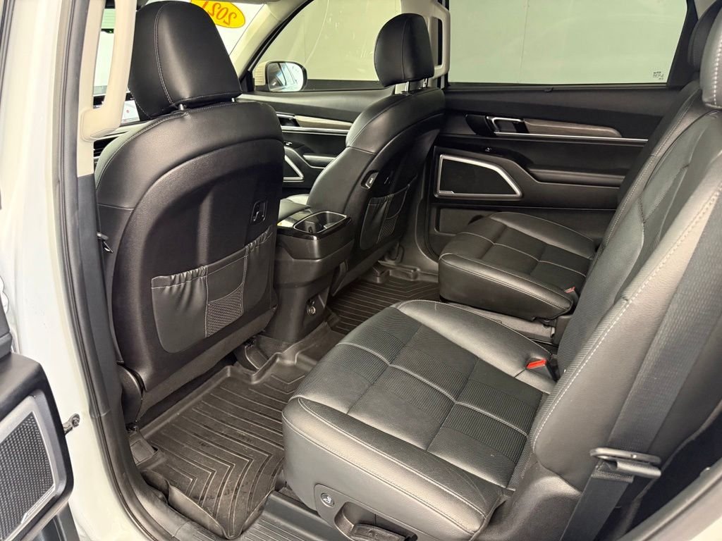 Used 2021 White Kia EX image 62
