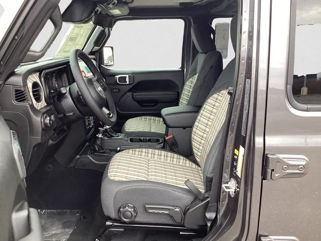 New 2026 Crystal Metallic Jeep 4-DOOR 85TH ANNIVERSARY EDITION image 10