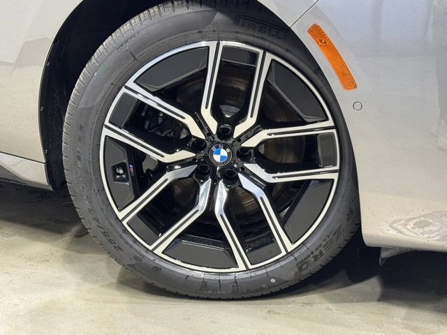New 2026 Oxide Grey Metallic BMW 760i xDrive image 7