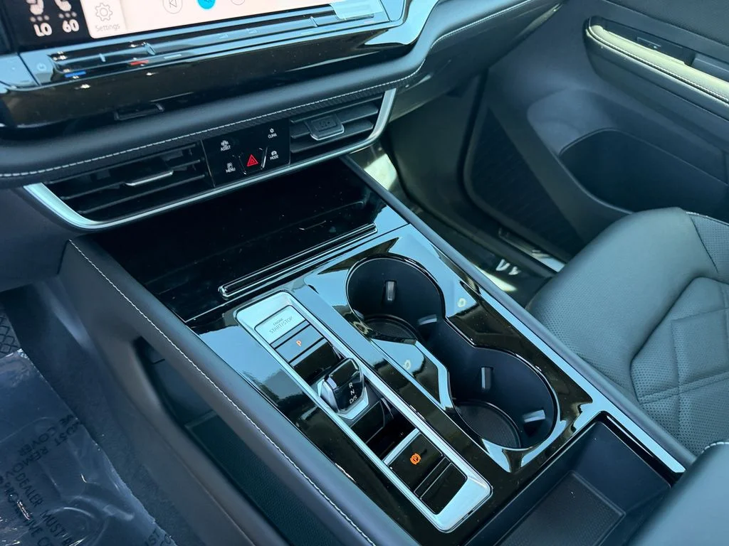 New 2026 Pure Gray Volkswagen 2.0T SE w/Technology image 22