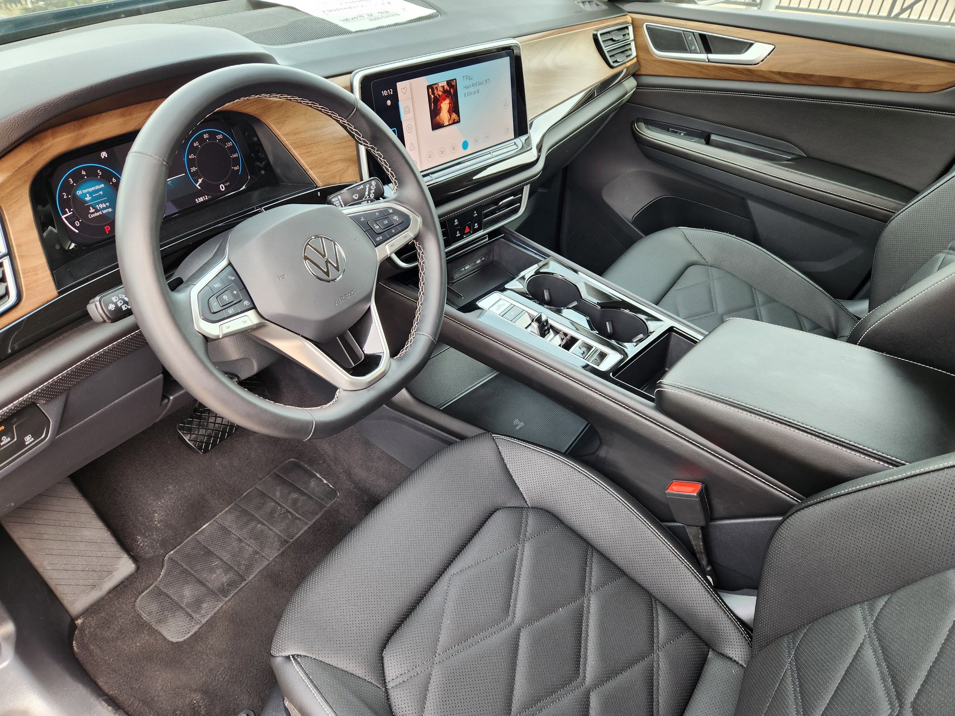 2025 Volkswagen Atlas SE w/Tech - Photo 10