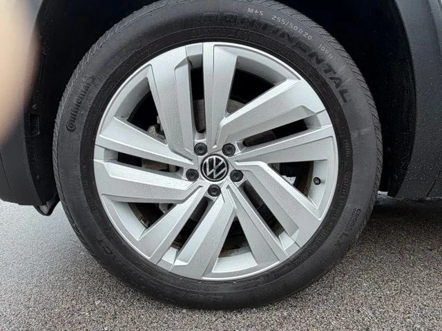 Used 2021 Silver Volkswagen SEL image 10