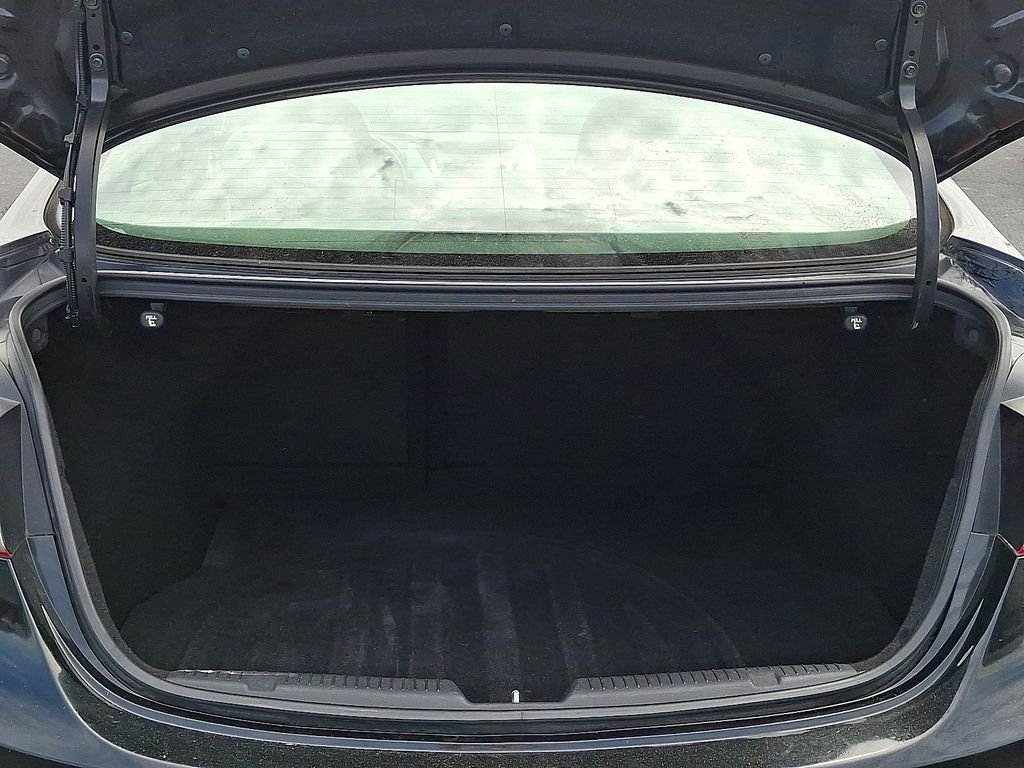 Used 2011 Black Hyundai GLS image 28