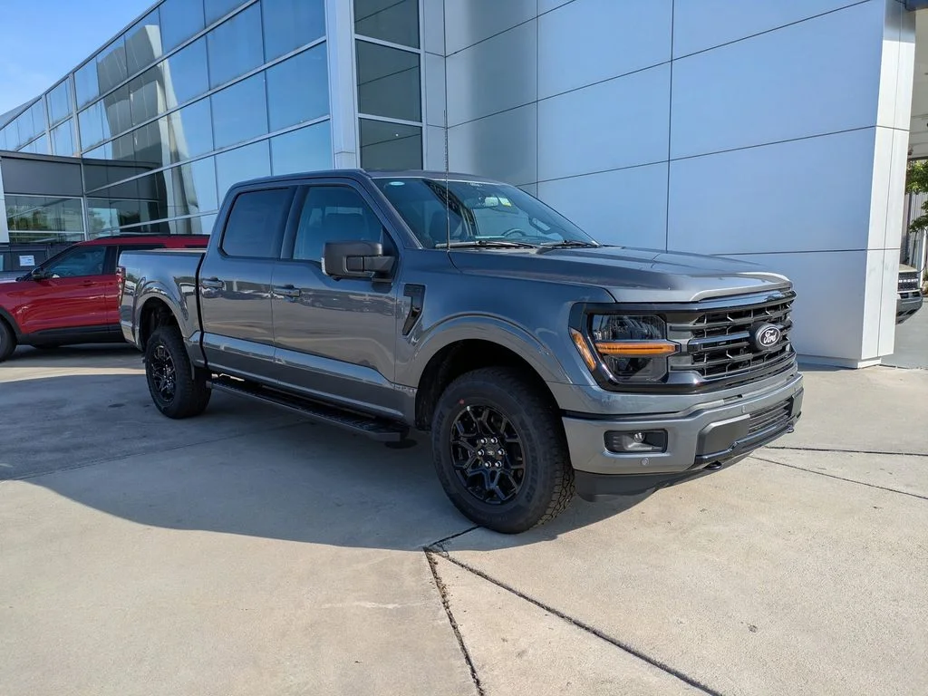 New 2026 Carbonized Gray Metallic Ford XLT image 2