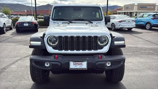 Used 2025 White Jeep 4-Door Rubicon 4x4 image 8