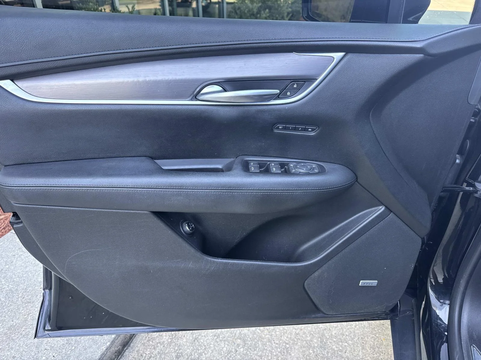 Used 2018 Black Cadillac FWD 4dr Luxury image 19