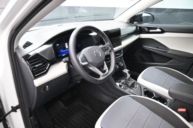 Used 2025 White Volkswagen 1.5T S image 18
