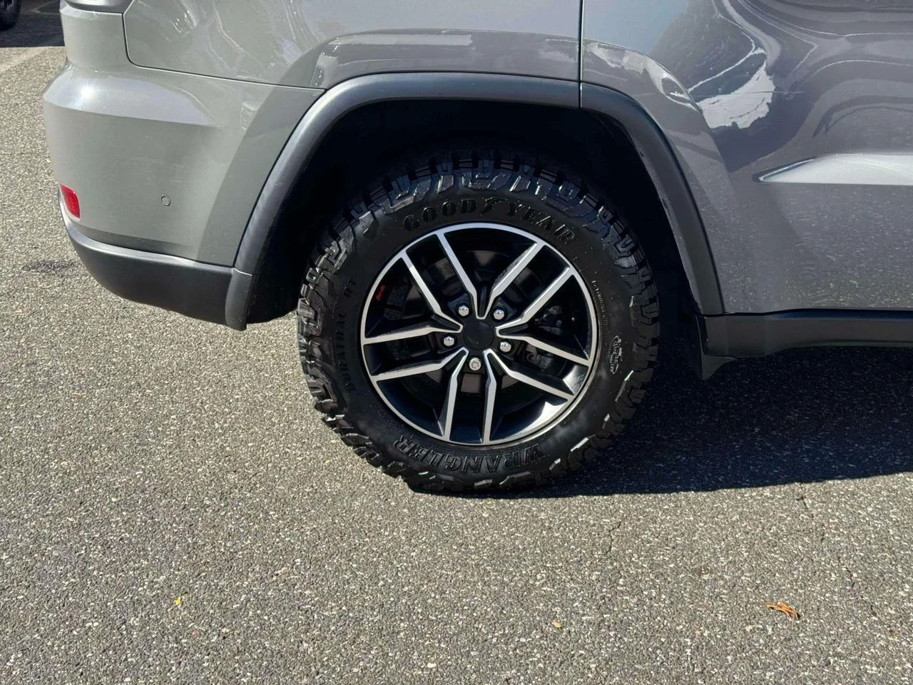 Used 2021 Sting-Gray Clearcoat Jeep Trailhawk 4x4 image 10