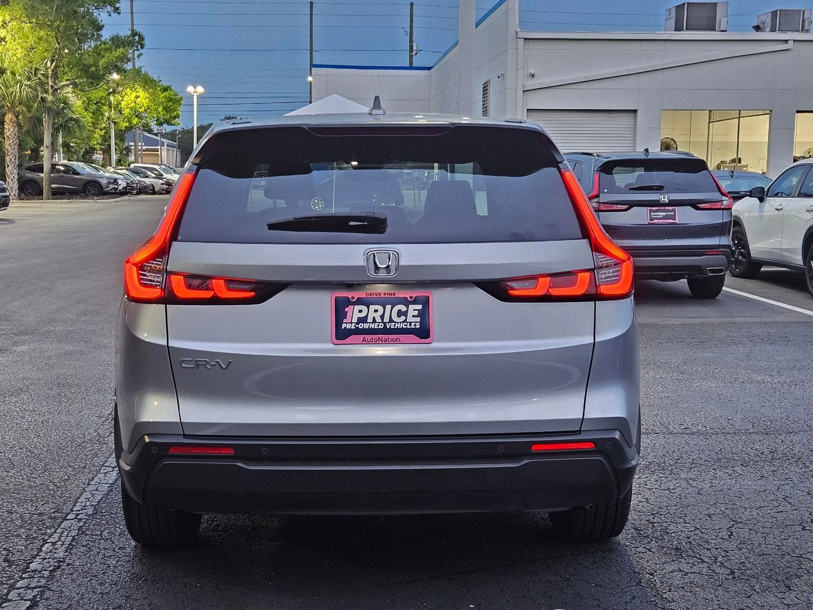 Used 2024 Lunar Silver Metallic Honda EX-L image 7