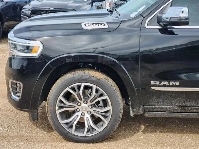 New 2026 Diamond Black Crystal Pearl-Coat Exterior Paint RAM Tungsten image 6