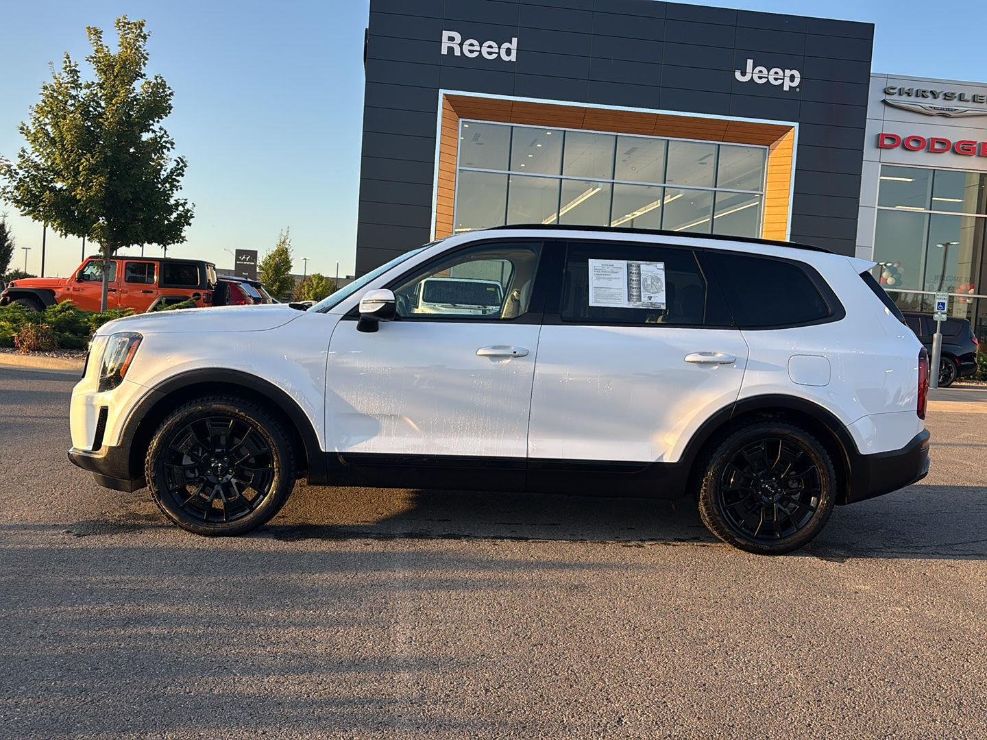 Used 2022 Kia Telluride EX with VIN 5XYP3DHC8NG309258 for sale in Kansas City