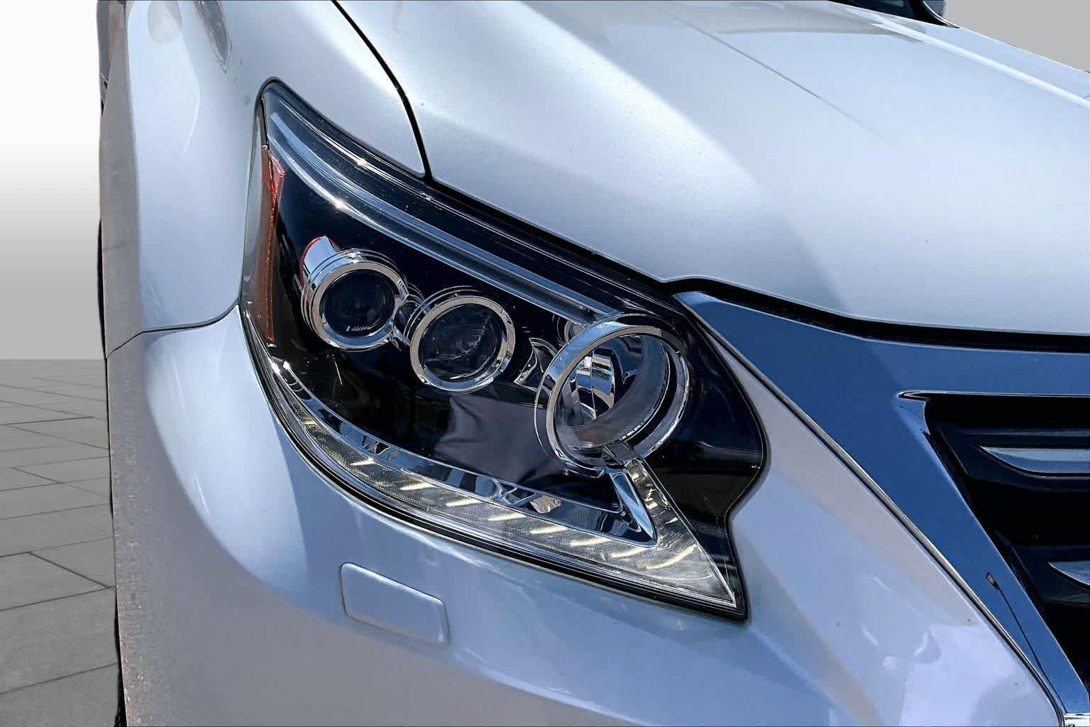 Used 2019 Starfire Pearl Lexus Premium image 28