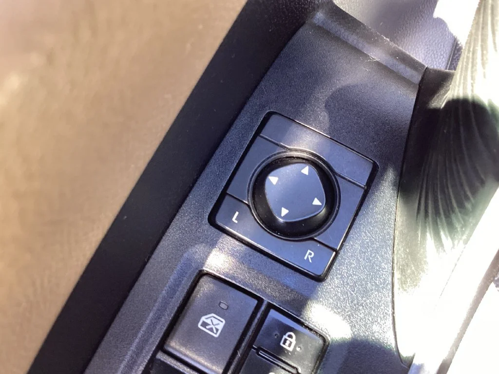 Used 2020  Toyota XLE Premium image 43