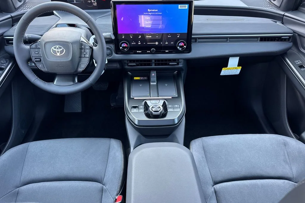 New 2026 Tandoori with Midnight Black Metallic roof <sup>1</sup> Toyota  XSE image 19