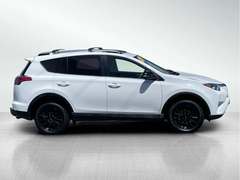 Used 2017 Super White Toyota XLE image 2