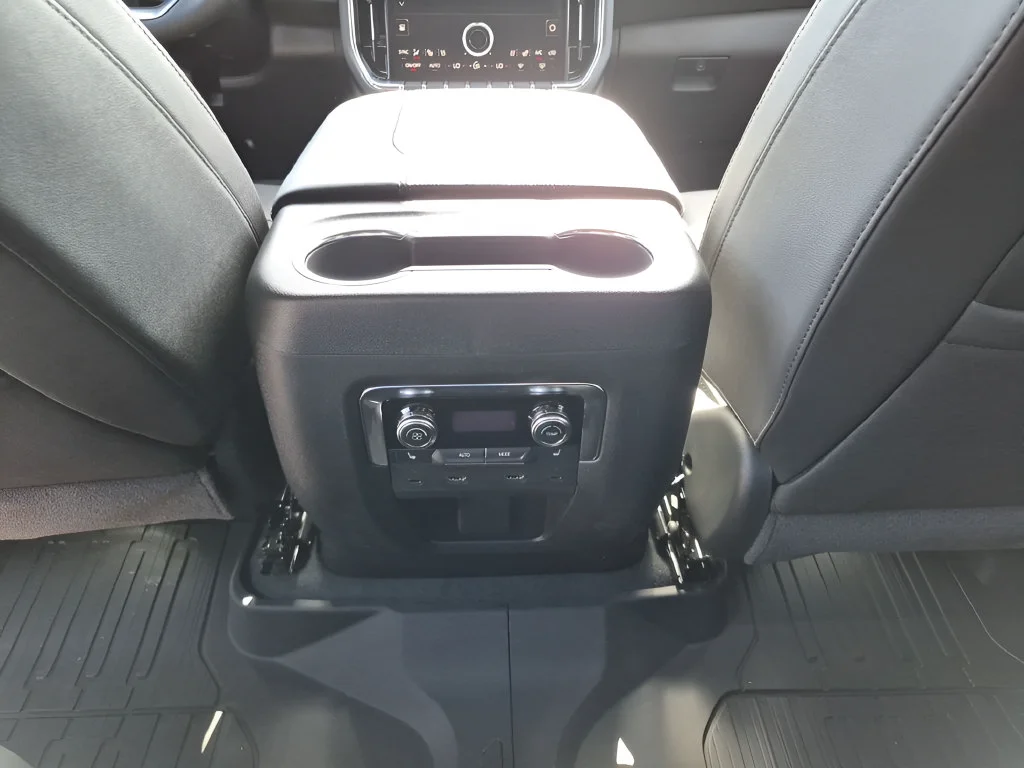 New 2026 Onyx Black GMC Elevation image 35