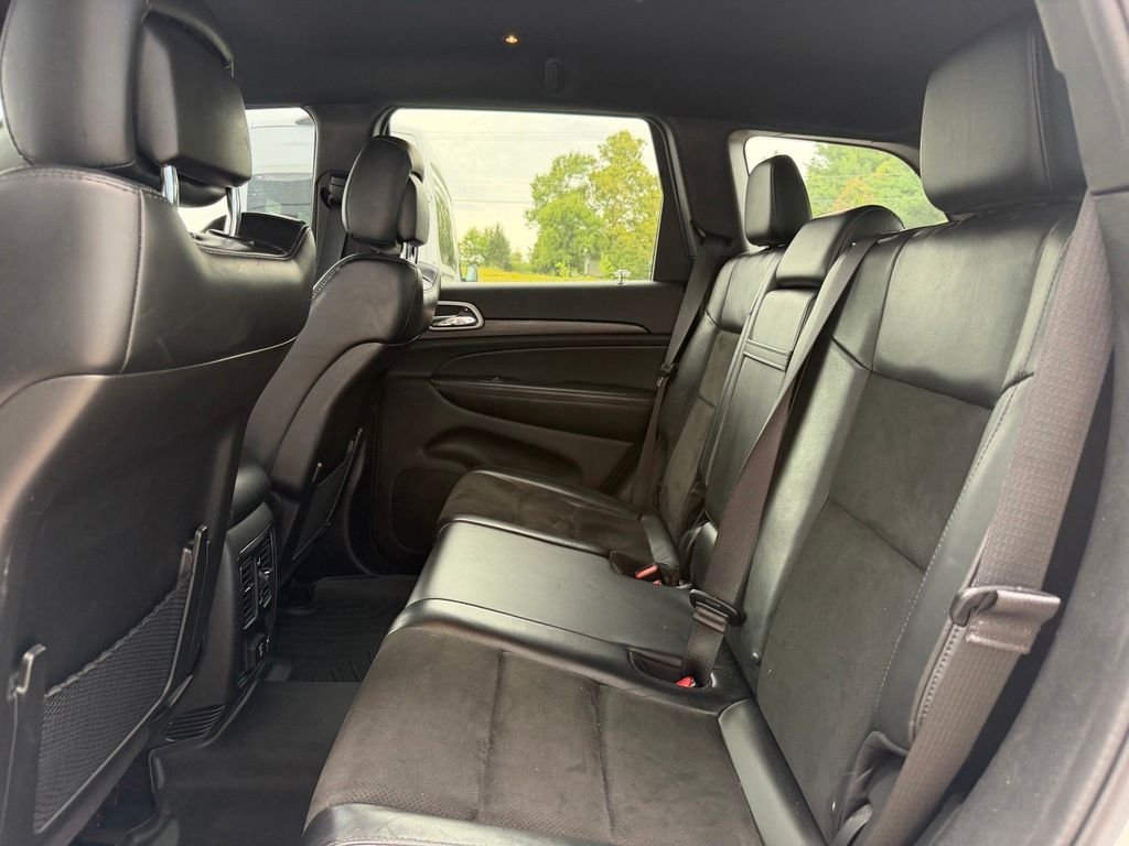 Used 2021 White Jeep Laredo X image 18