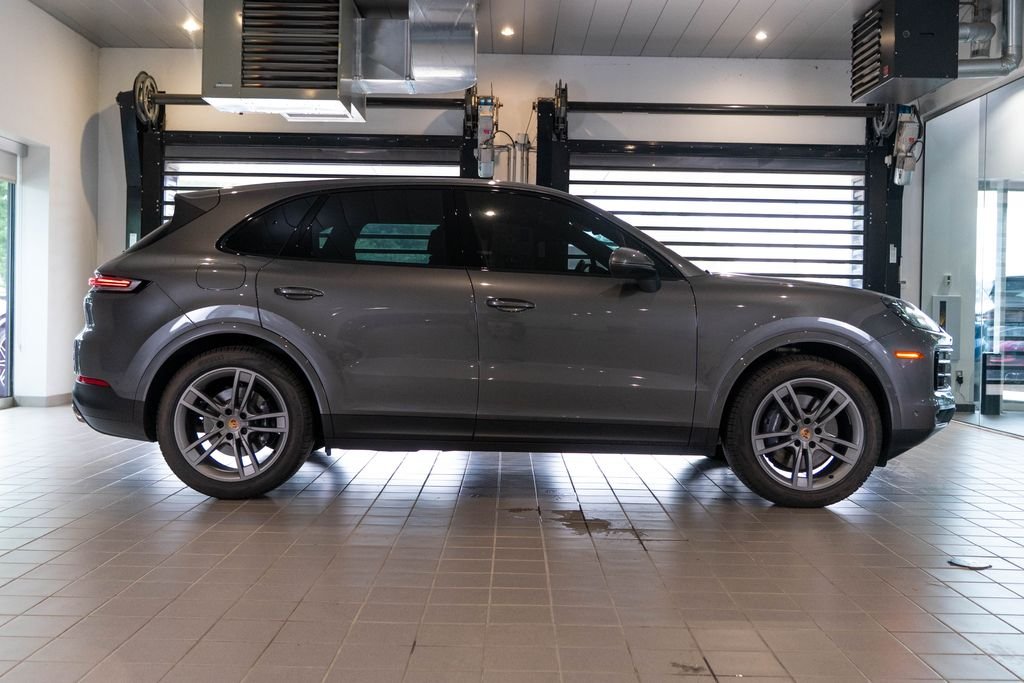 Used 2025  Porsche Base image 10