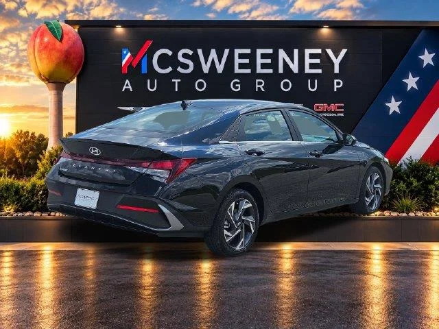 Used 2025  Hyundai SEL Sport image 5